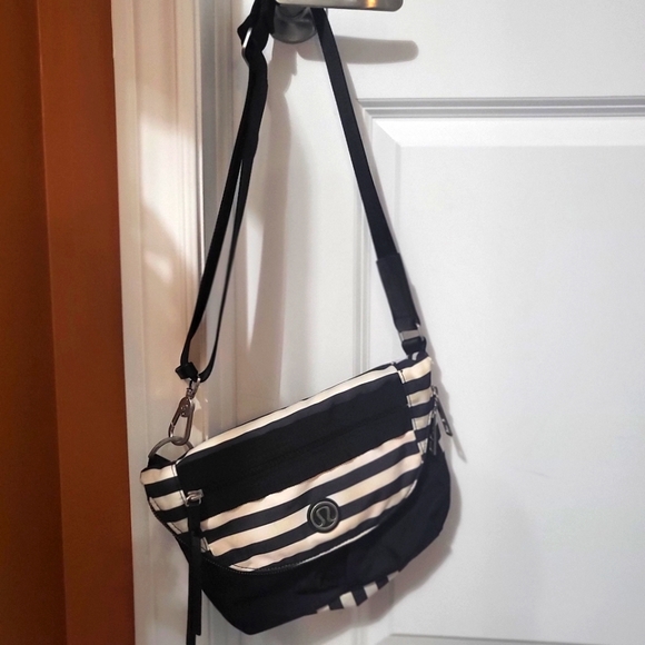 Lululemon Festival Bag in Apex - Picture 14 of 17